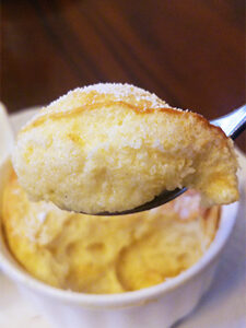 ふわふわしたスフレのアップ。