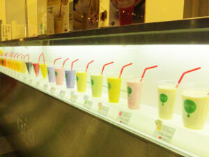 同様にミルク入りやスムージーが並んでいる。