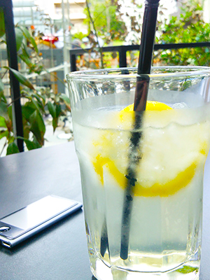 虎ノ門ヒルズカフェ（現・OVAL CAFE）